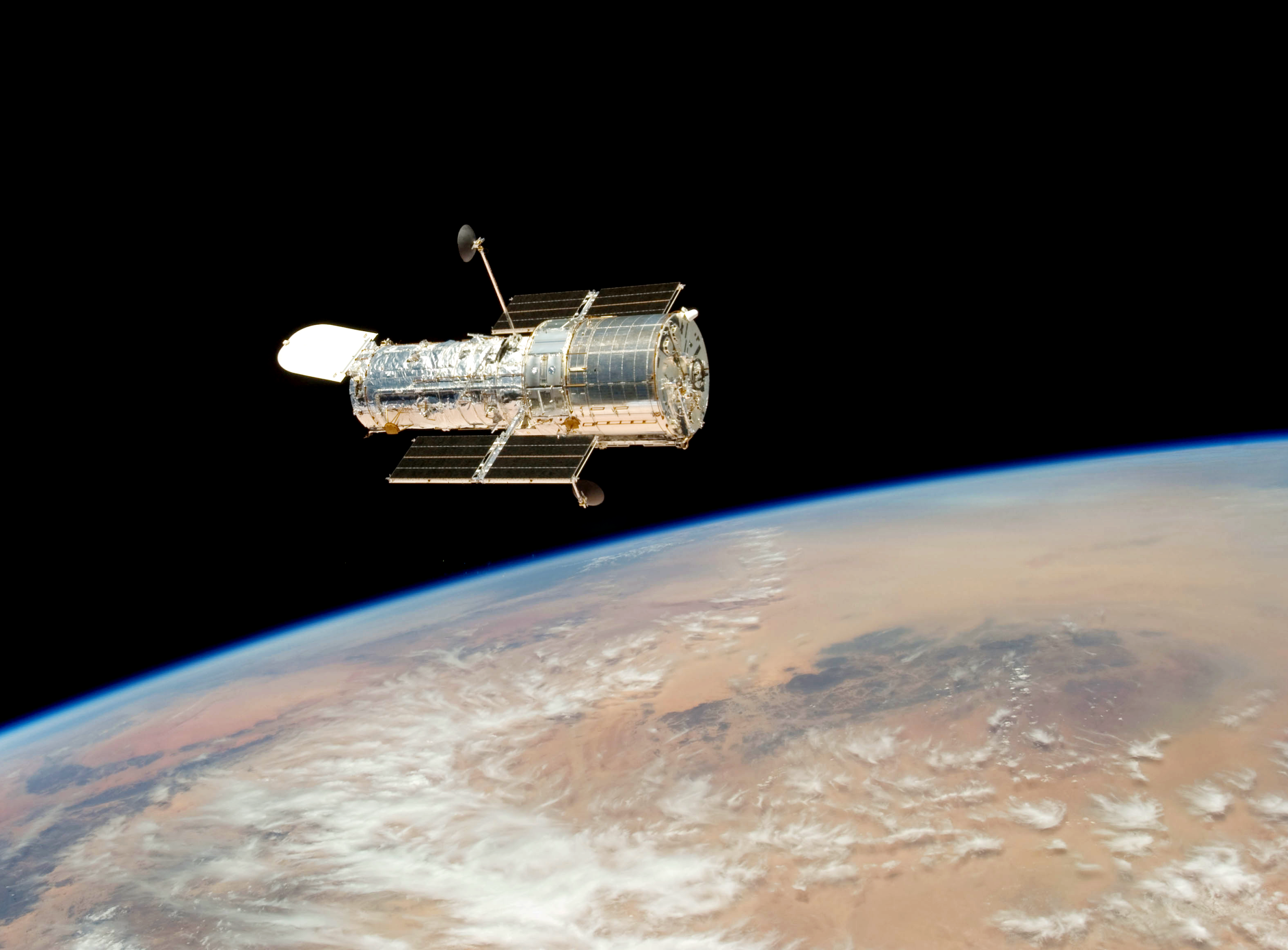 Le télescope spatial Hubble au-dessus de la Terre